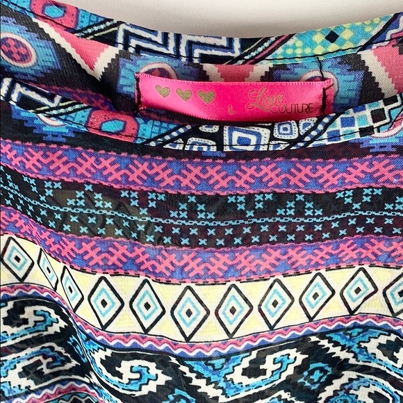 LOVE COUTURE | Aztec Keyhole Sleeves Sheet Blouse - Picture 7 of 7